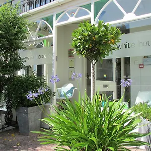 The White House **** Hove