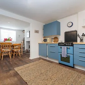 Host & - Centurion House Hove